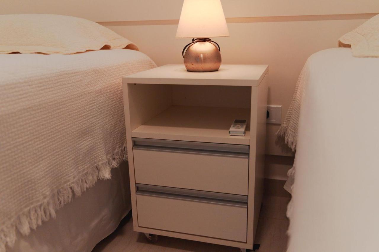Apartment Apto Na Grande - No 4º Andar Com Ar E Wi-fi Proximo Do Mar!
