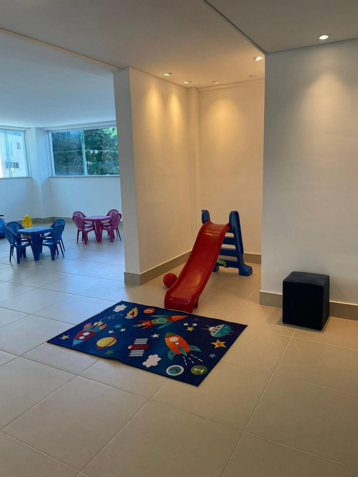 Apto Na Grande - No 4º Andar Com Ar E Wi-fi Proximo Do Mar!